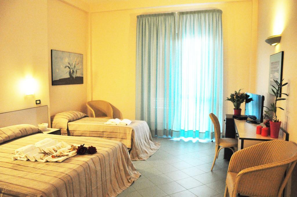 Hotel L'Approdo Di Angelino à Pizzolungo Extérieur photo