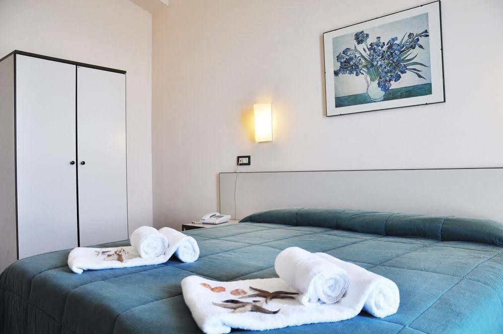 Hotel L'Approdo Di Angelino à Pizzolungo Extérieur photo